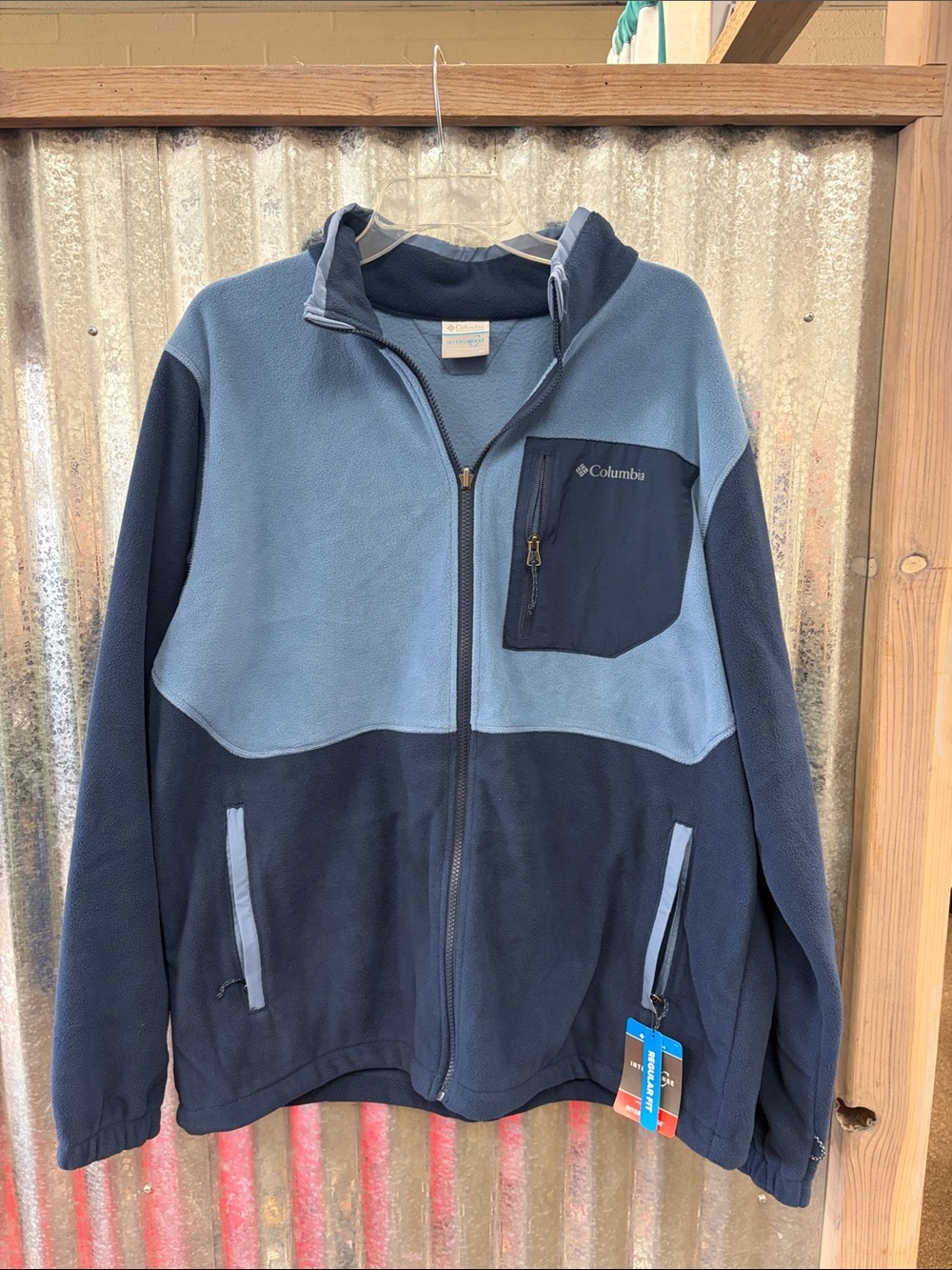 Columbia Men’s Two-Tone Light Blue and Navy Fleece Jacket